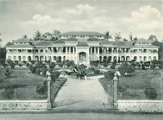 Istana Maimun selesai dibangun.