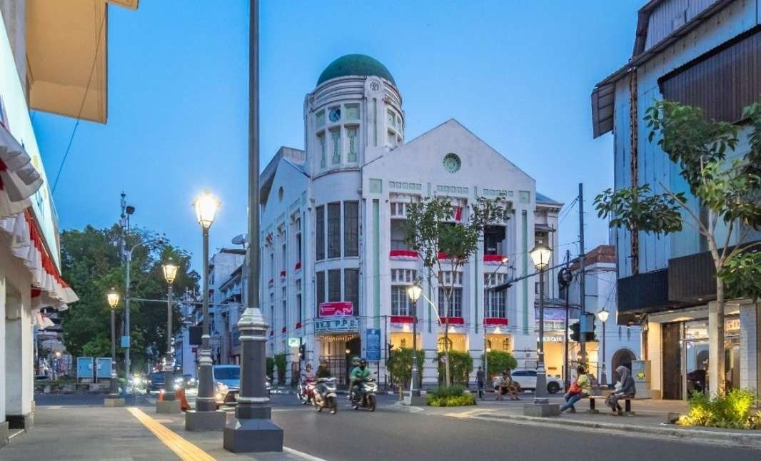 Revitalisasi Kesawan Tanpa Kabel